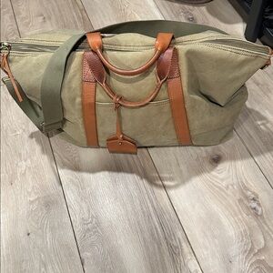 Madewell The Essential Overnight Bag in Canvas